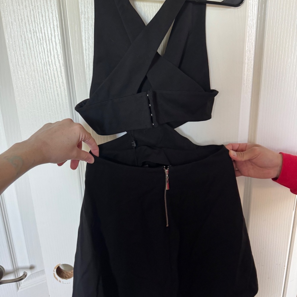 NBD x Revolve crisscross dress - Picture 2 of 4